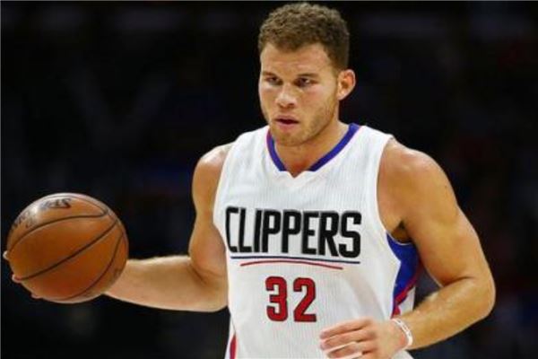 大连英博队迎来队史第100场比赛