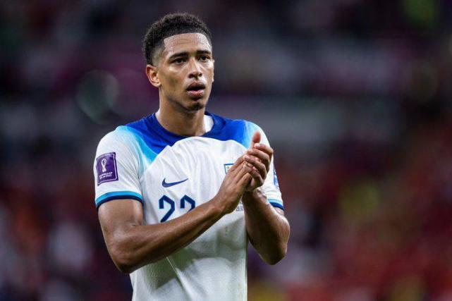 替补戴帽，凯恩当选斯图加特vs拜仁全场最佳球员